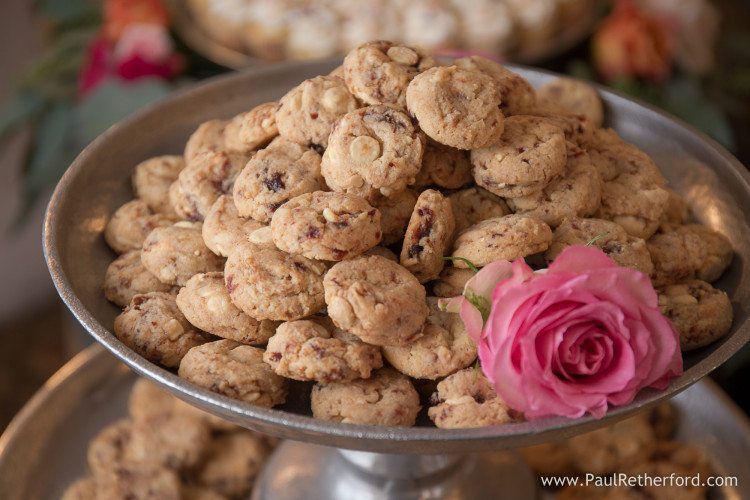bay view inn bridal show cookies photo
