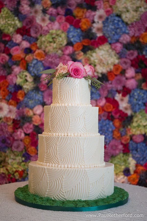 wedding cake flower wall photo