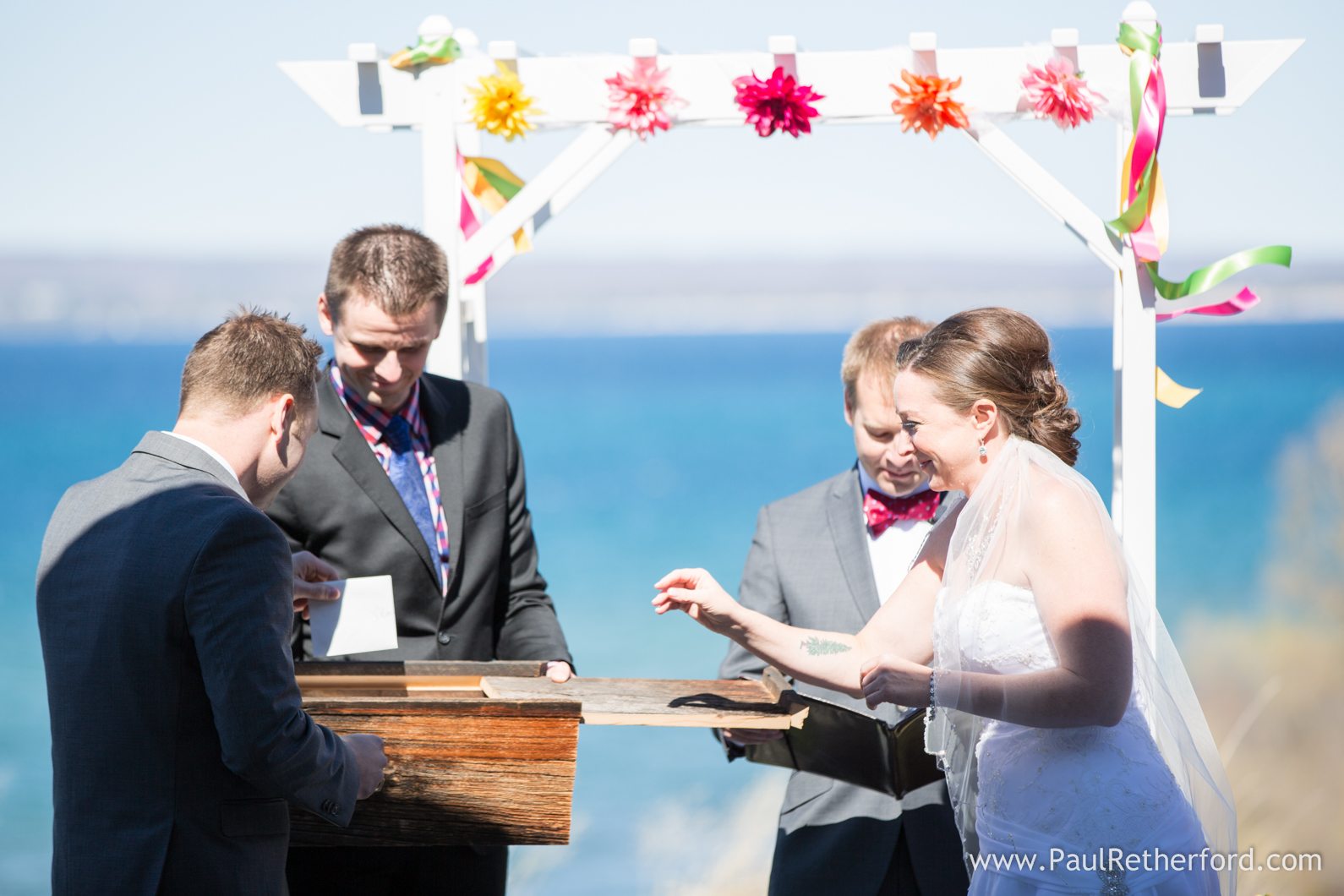 photo wedding ceremony lake michigan