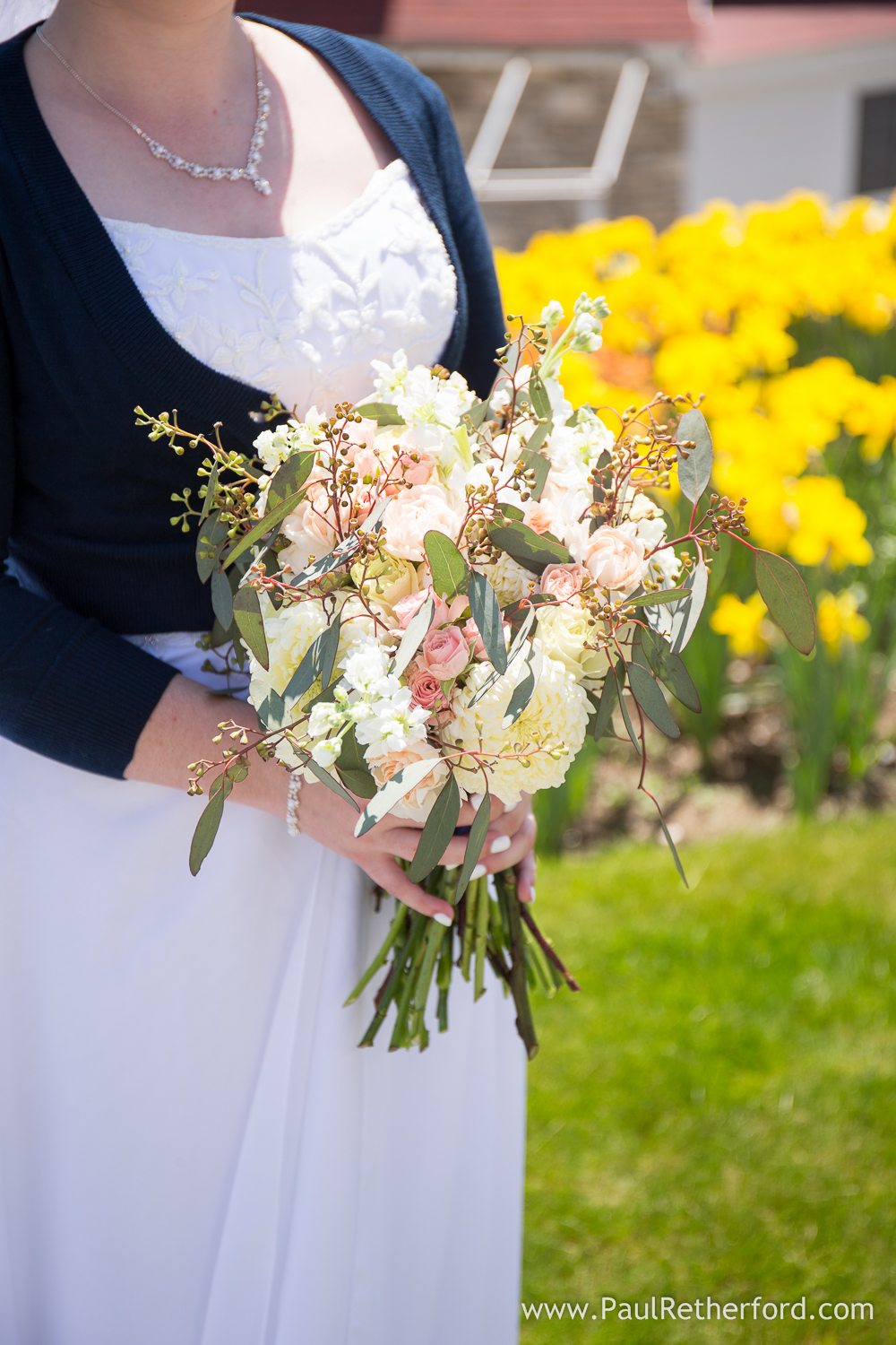 flowers vintage bride photo