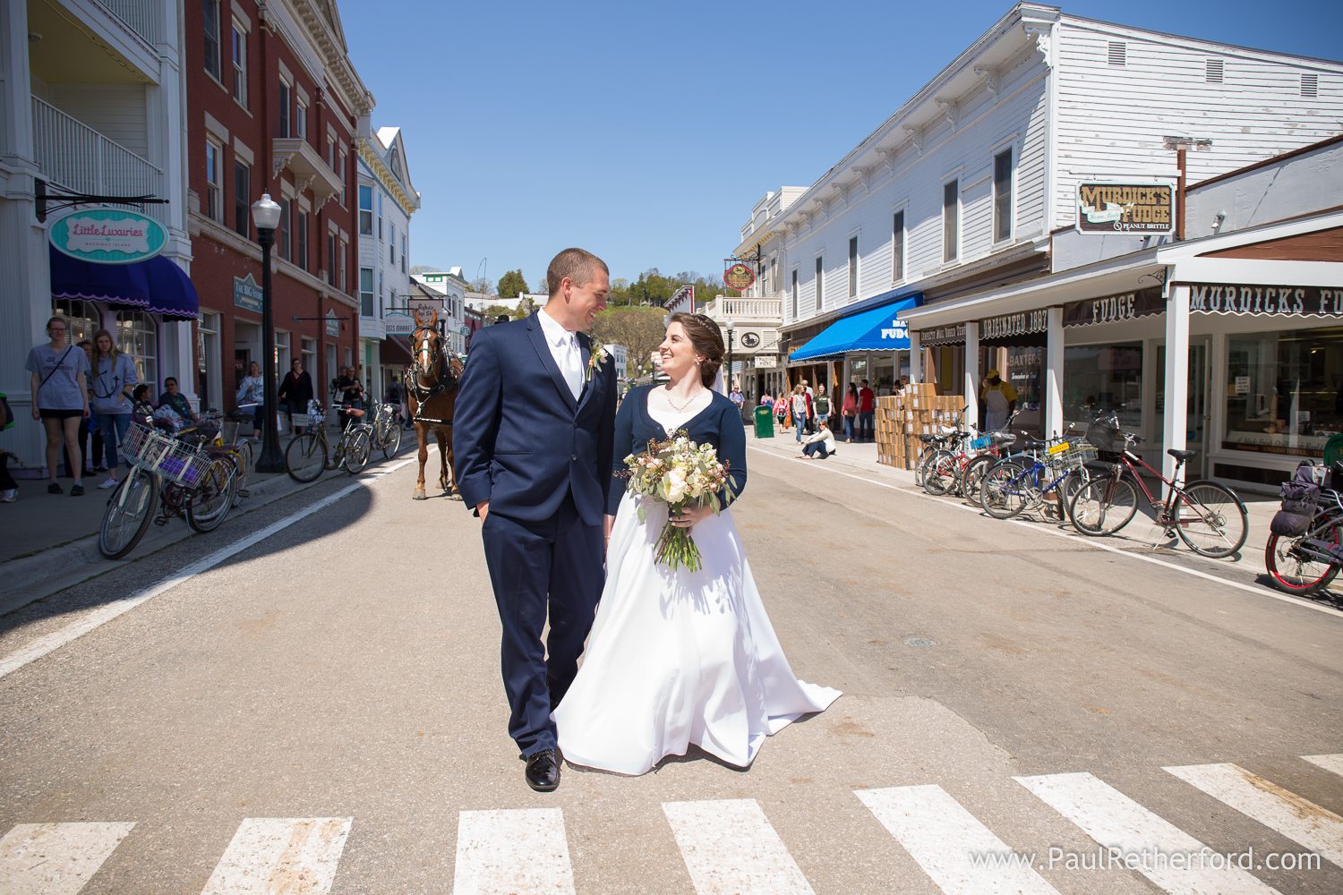 photo in the streets of mackinac island