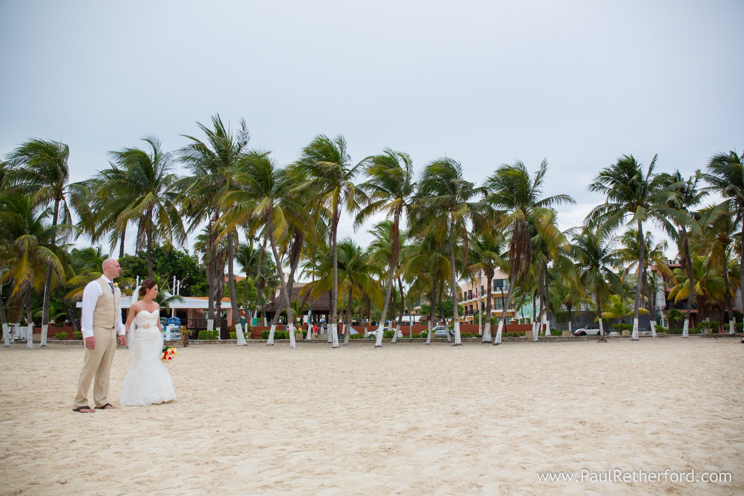beach wedding photo by paul retherford