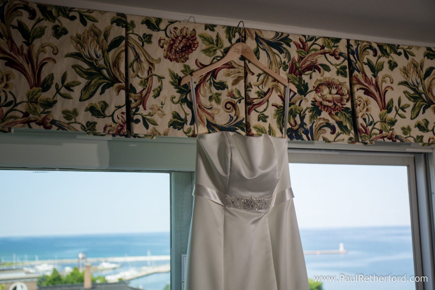 dress perry hotel hang photo