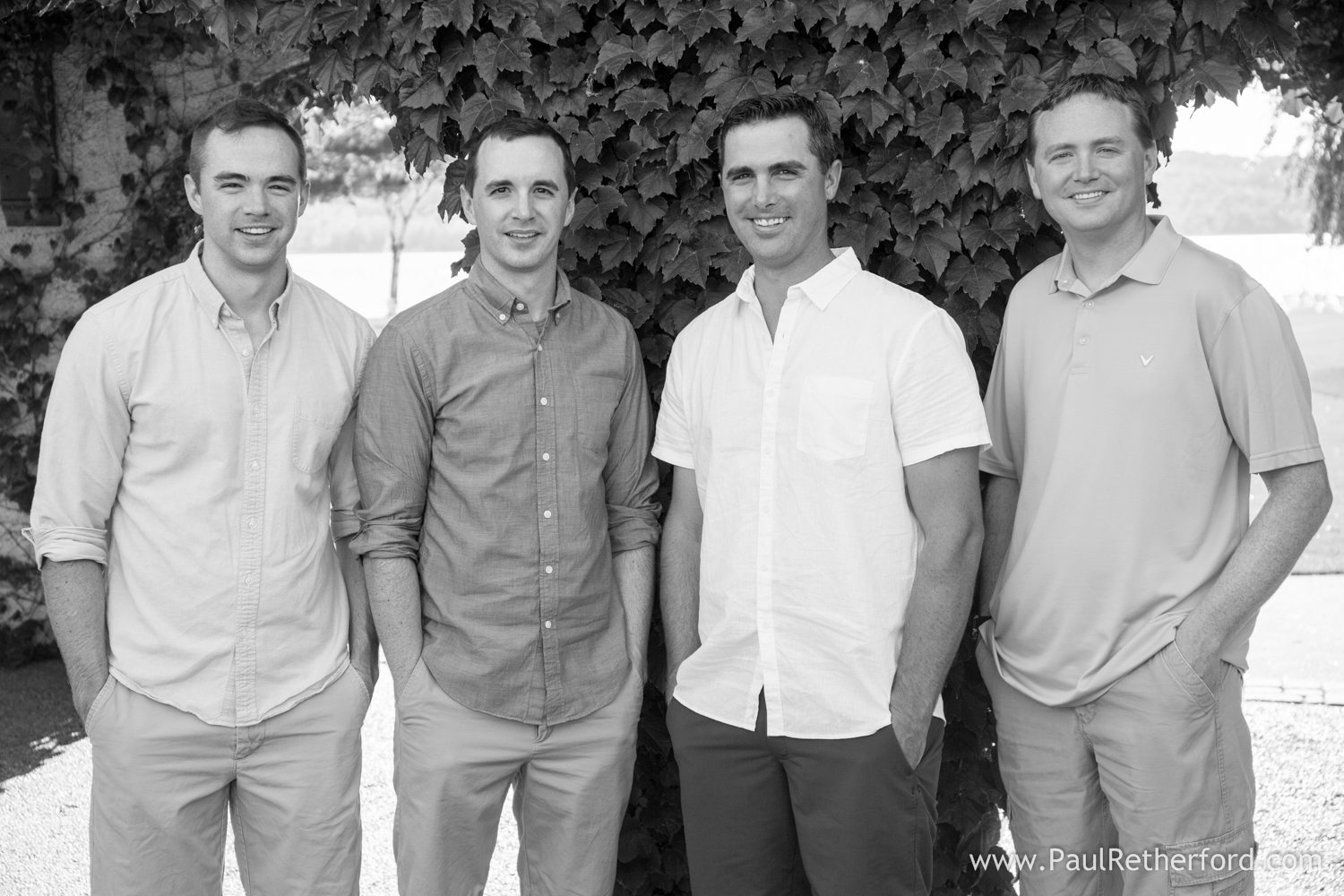 brothers family pohto