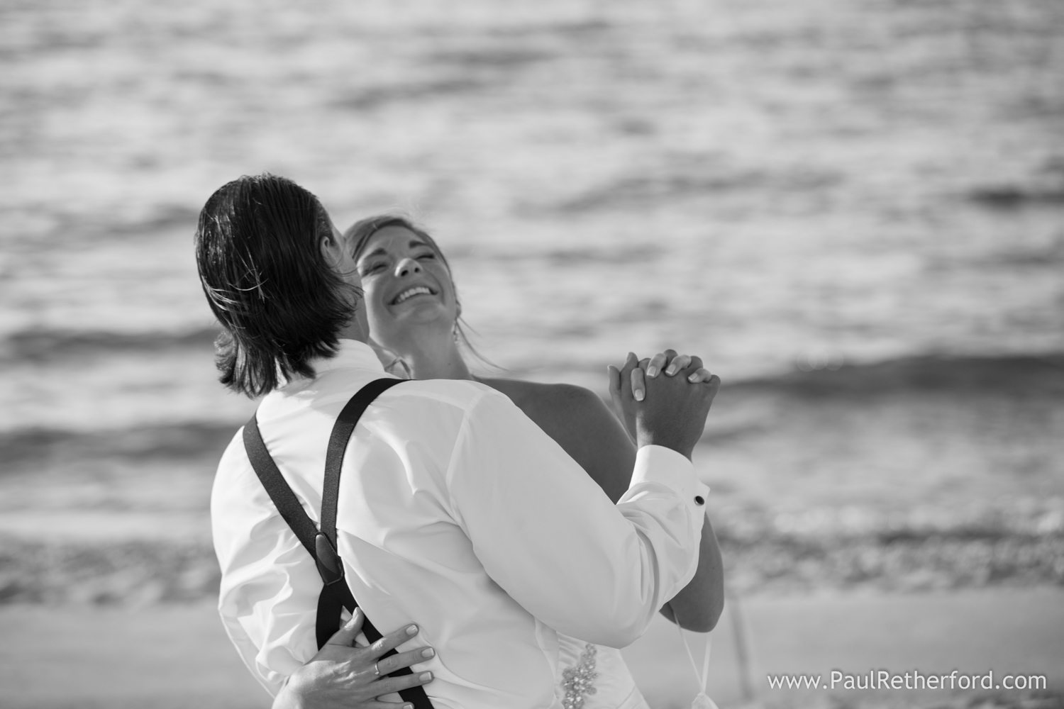 lake michigan dancing wedding photo