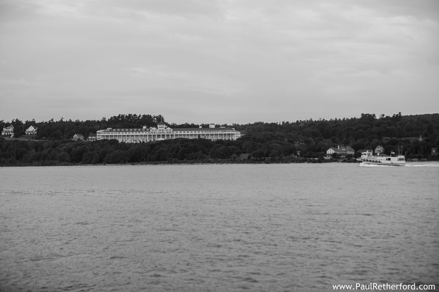 overcast day mackinac island grand hotel