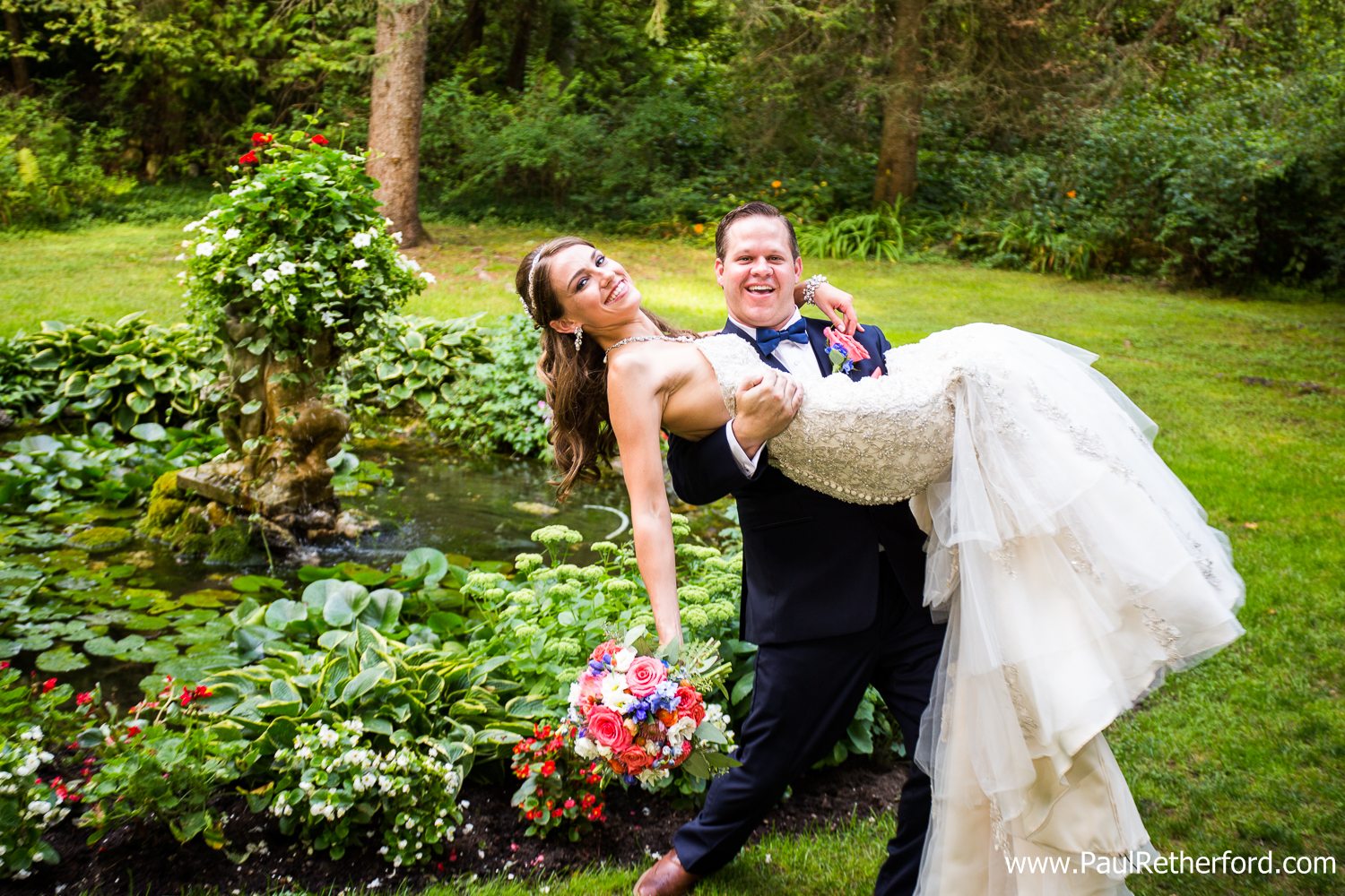 the grotto wedding photo mackinac island