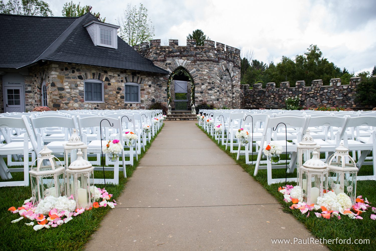 knights castle courtyard wedding ceremony