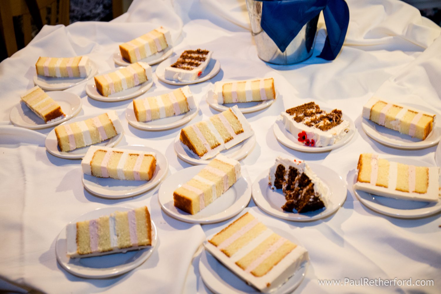 bella e dolce wedding cake photo