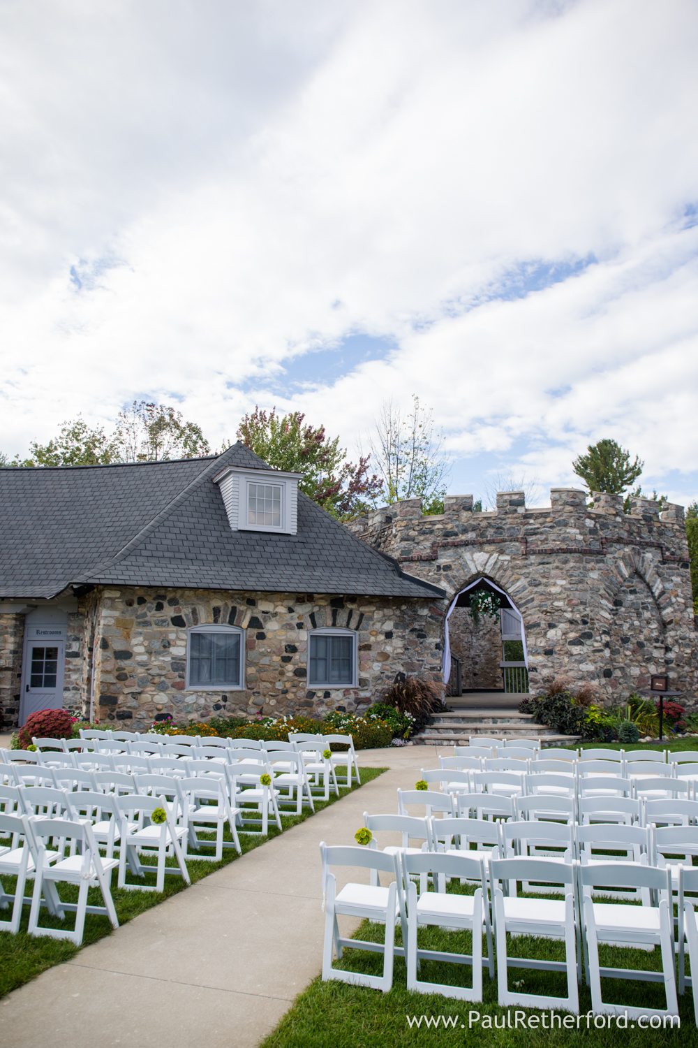 how to decorate knights castle