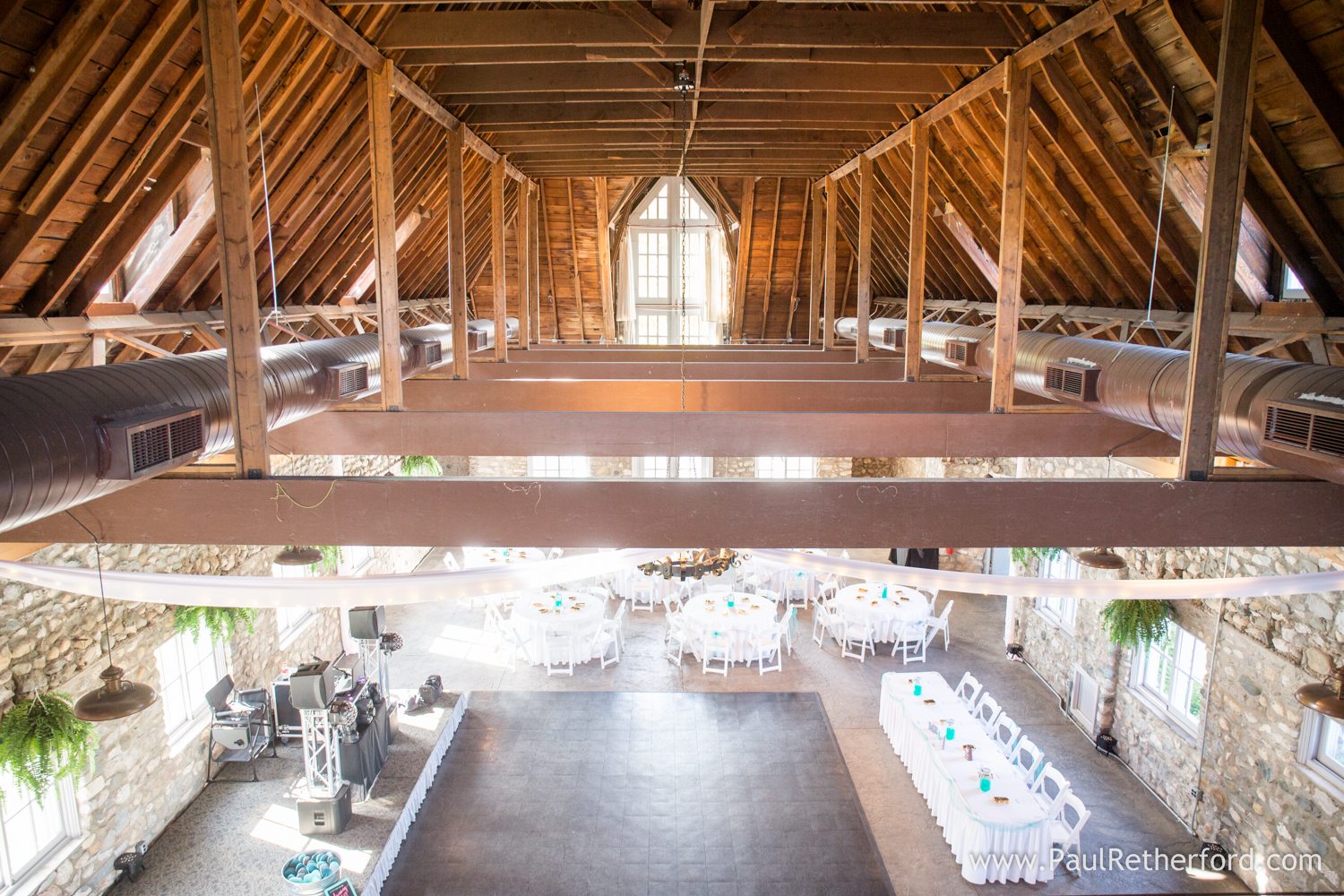 castle farms knights courtyard wedding photo