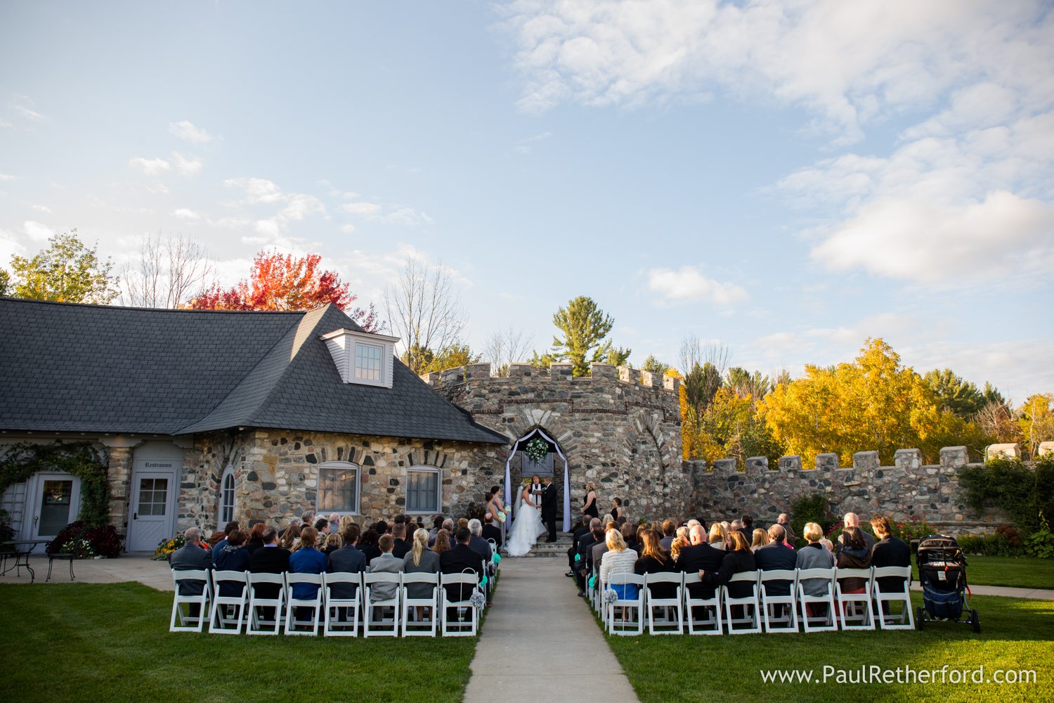 knights castle fall wedding photo