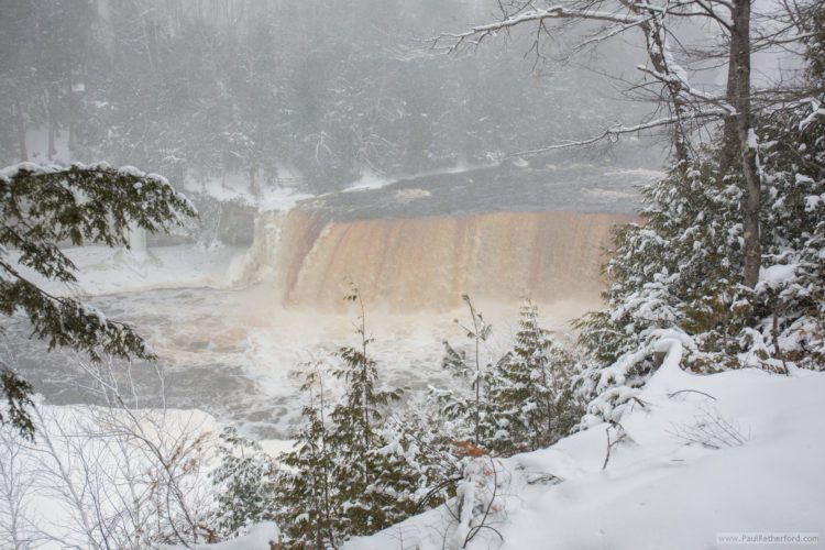 tahquamenon upper falls photo
