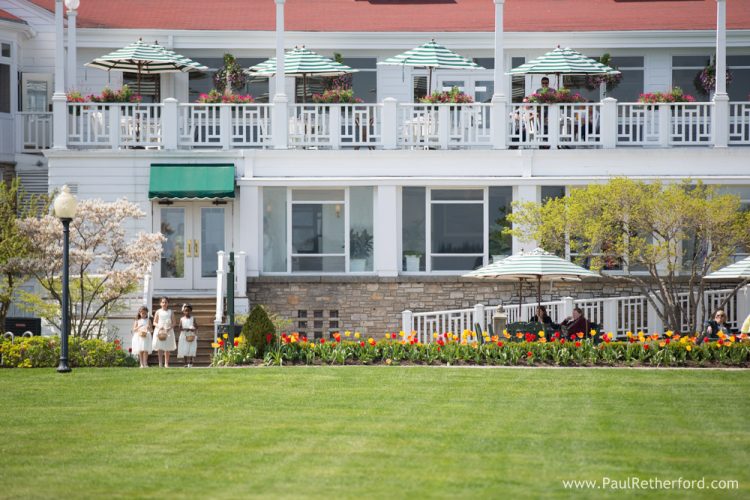 mission point resort outdoor lawn wedding photo