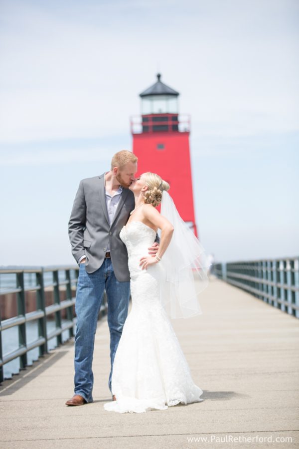 charlevoix lighthouse wedding photo