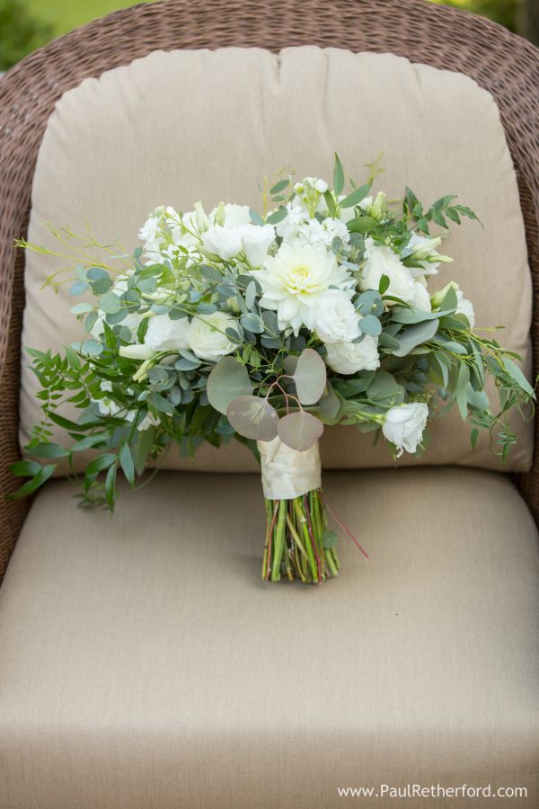 white green wedding flowers photo