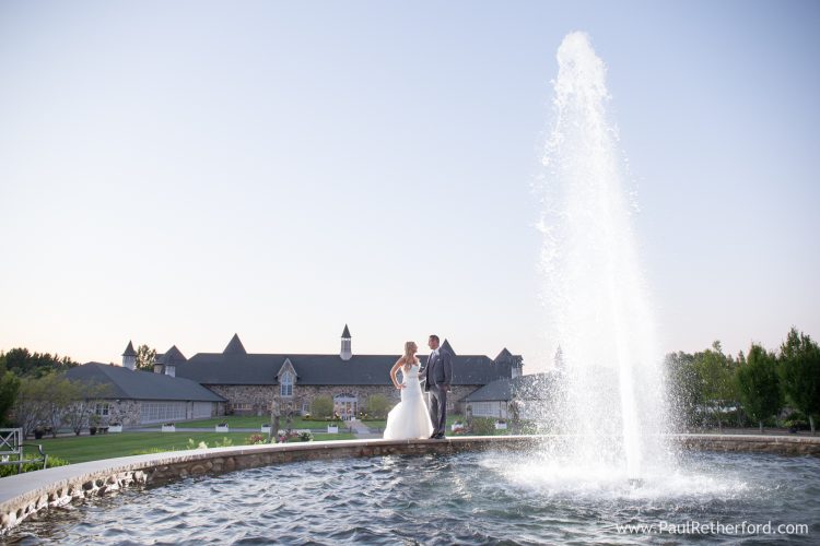 castle farms fountain wedding photo