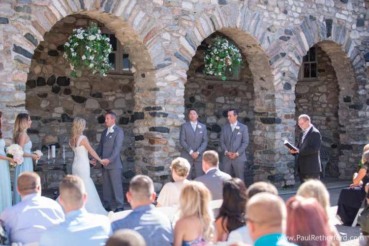 queens courtyard castle farms wedding photo