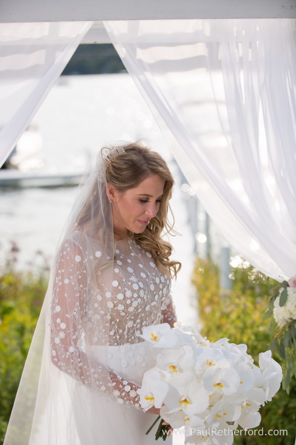 wedding day bride flowers photo