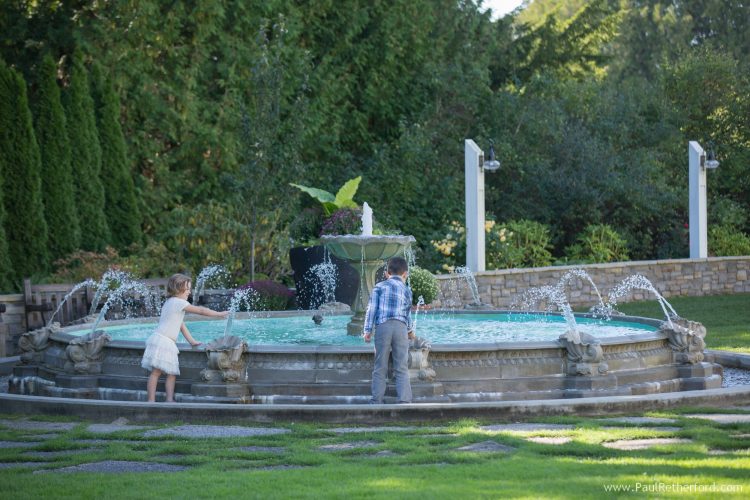 grand hotel fountain family photo