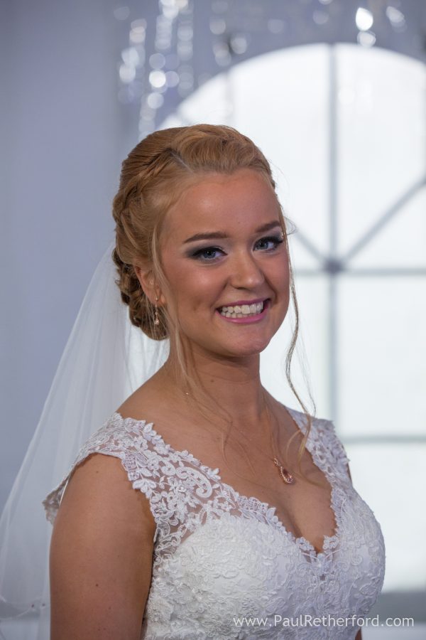 beautiful stoney creek metropark bride photo