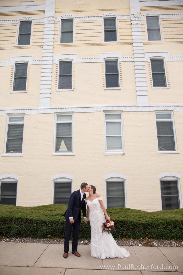 perry hotel wedding photo monarch garden and floral bouquet