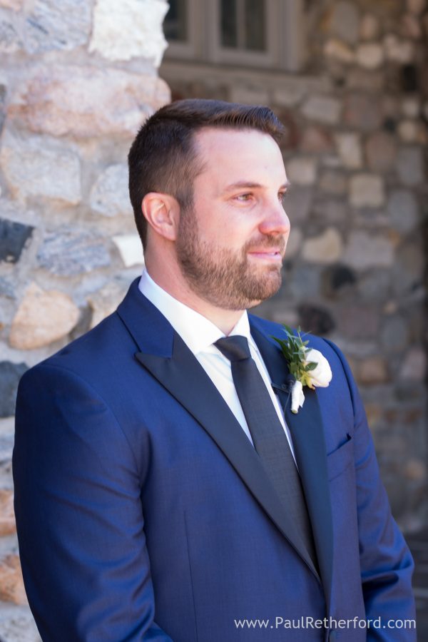 groom castle farms wedding photo