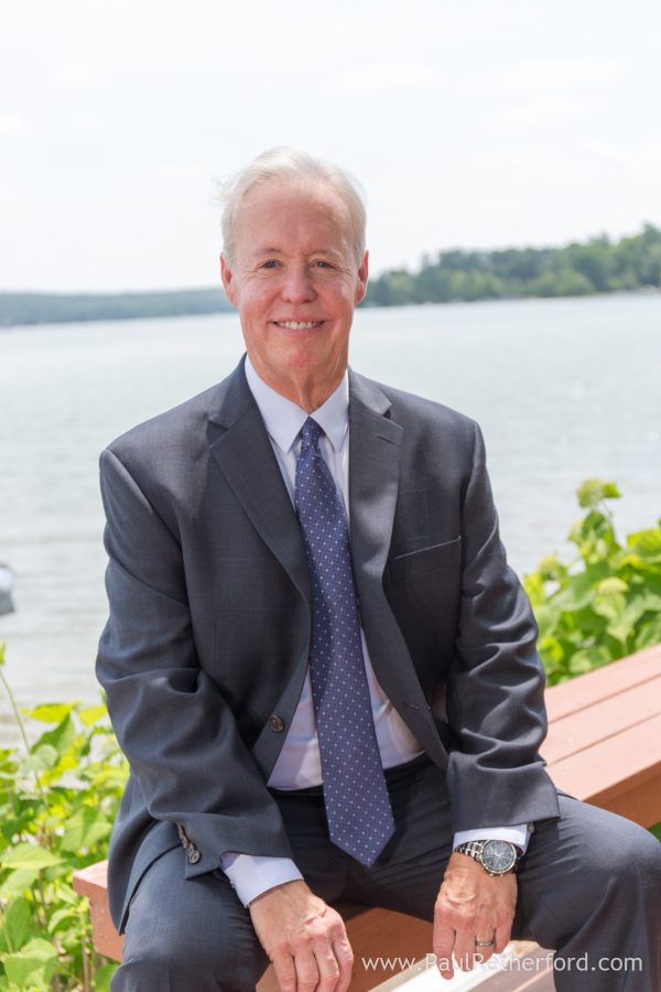 groom walloon lake michigan photo