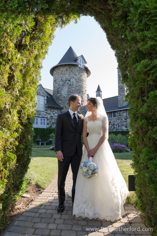 bride groom castle photo